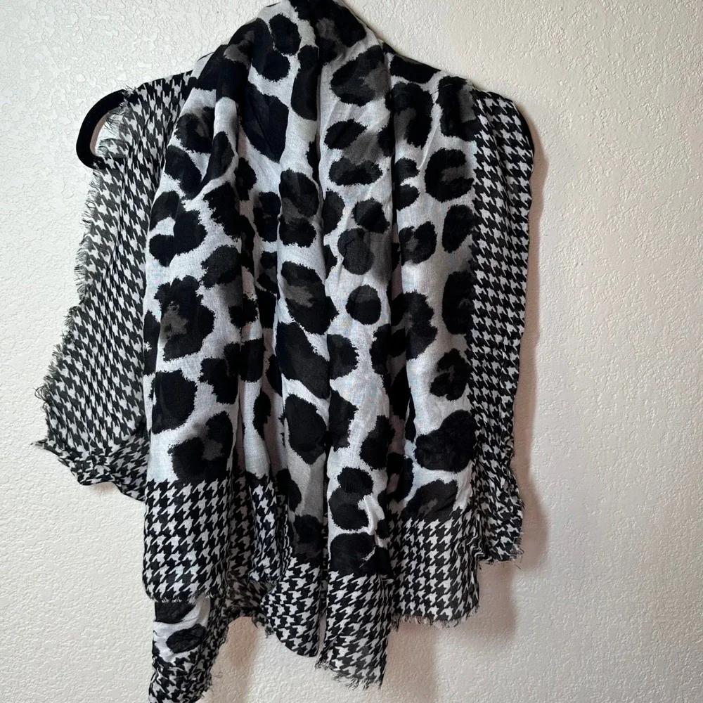 Houndstooth and‎ Leopard Print Scarf Shawl Wrap Black White Patterned